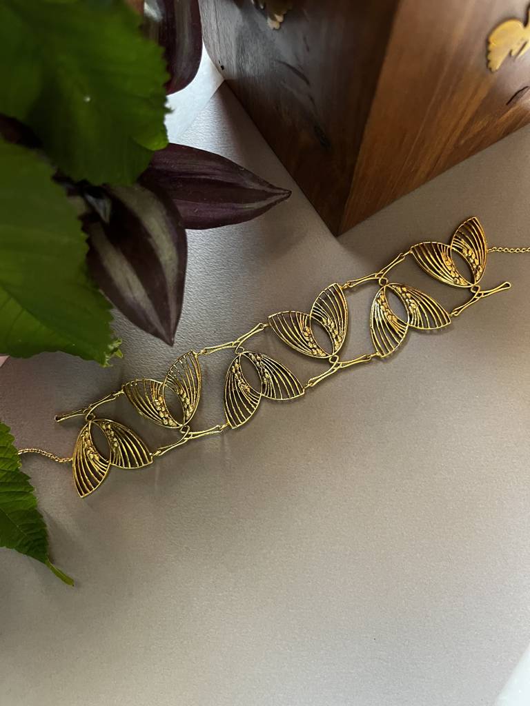 Moth Gold Choker : SAD131_N