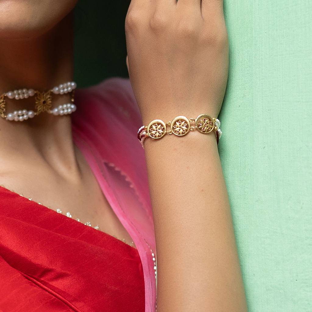 Gulab Pearl Bracelet : SAD294_B