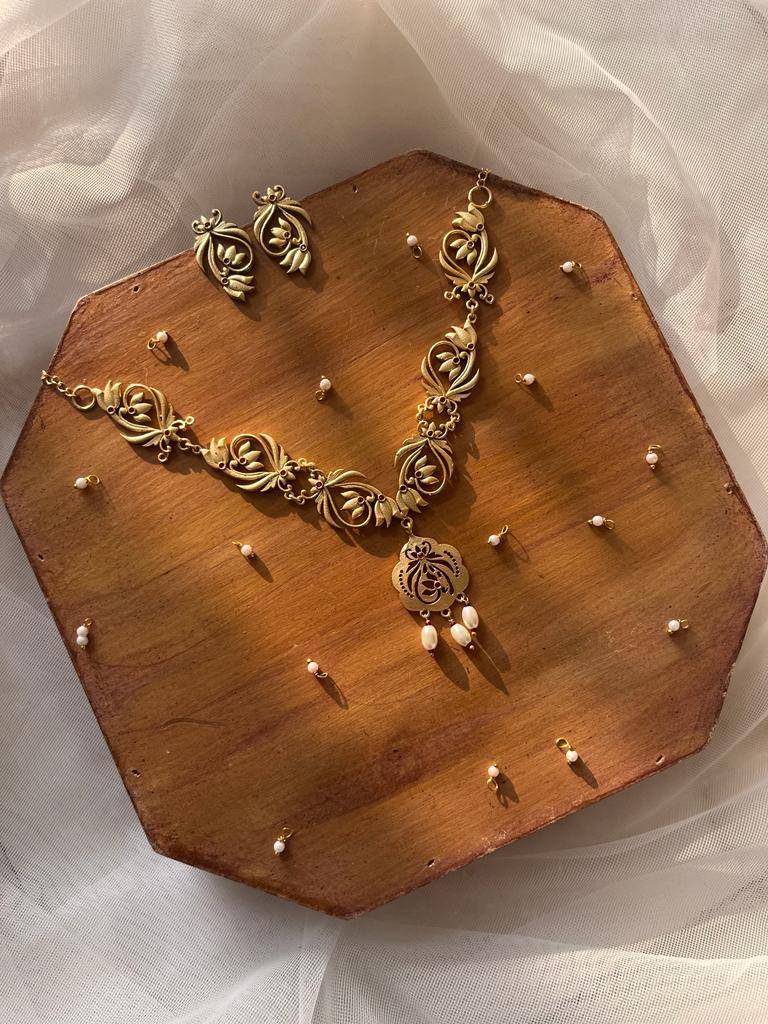 Baani Necklace Set : SAD309_NS