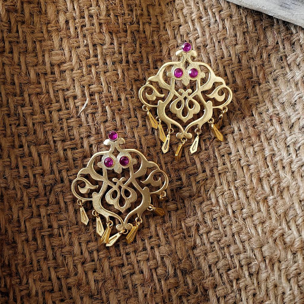 Rosa Ethnic Gold Studs : SAD43_E