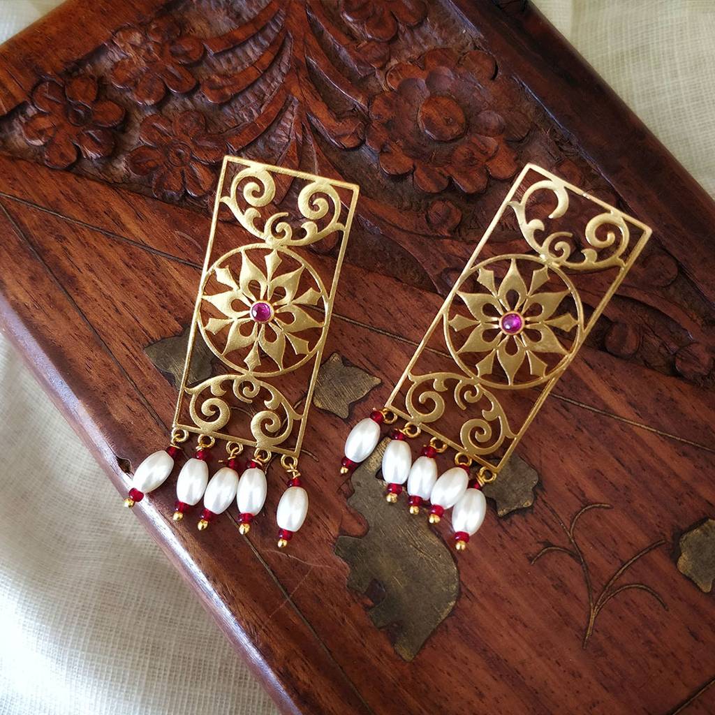 Samkon Ethnic Gold Earrings : SAD44_E