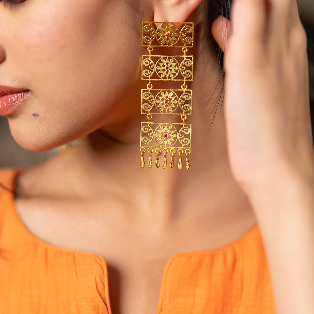 Aayat Gold Dangler Earrings : SAD47_E