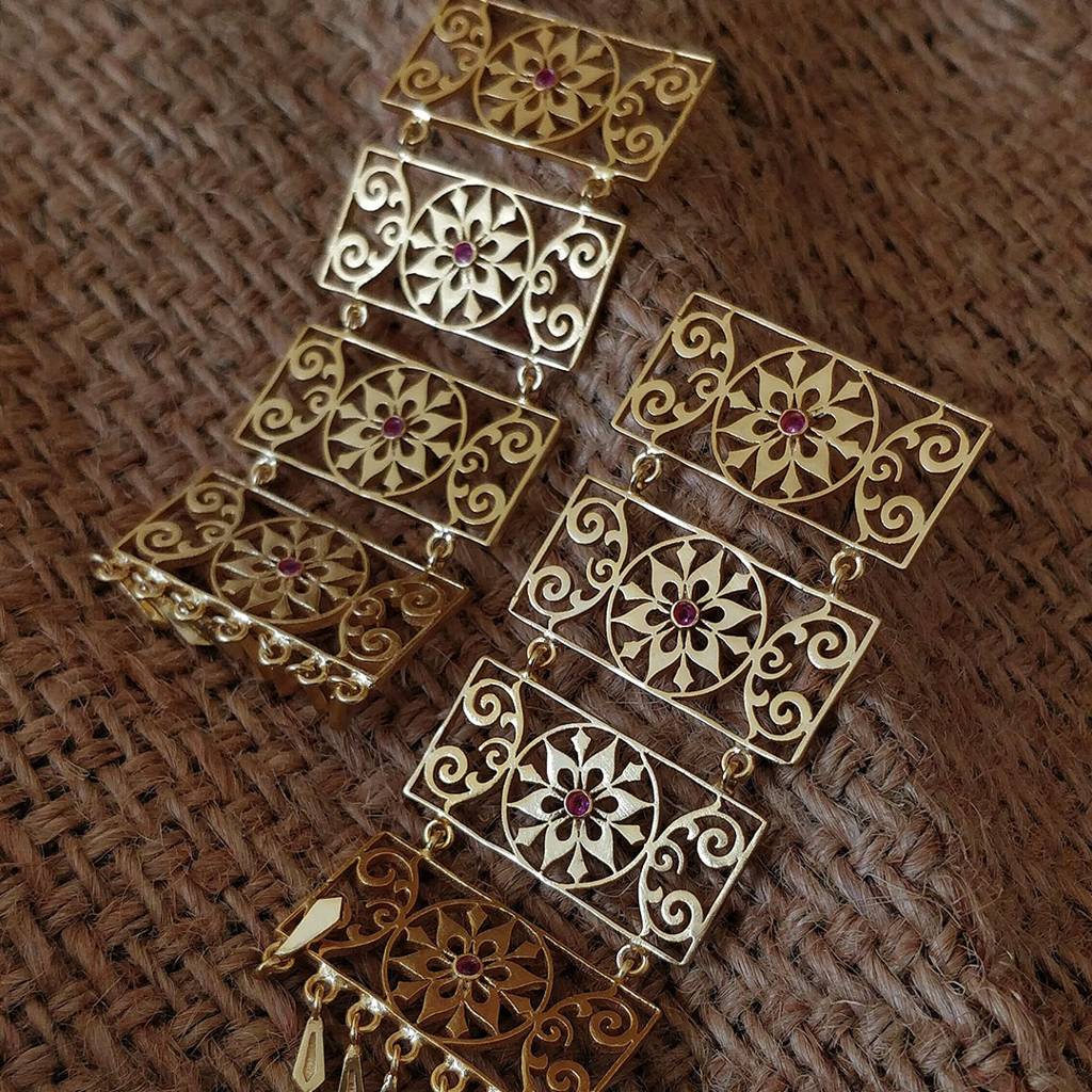 Aayat Gold Dangler Earrings : SAD47_E
