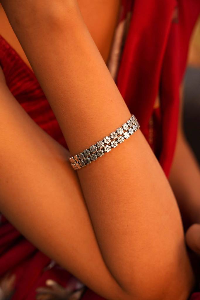 925 Sterling Silver Adya Mini Flower Bangles : SK1017