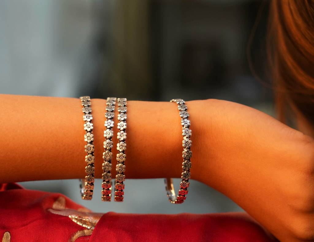 925 Sterling Silver Adya Mini Flower Bangles : SK1017