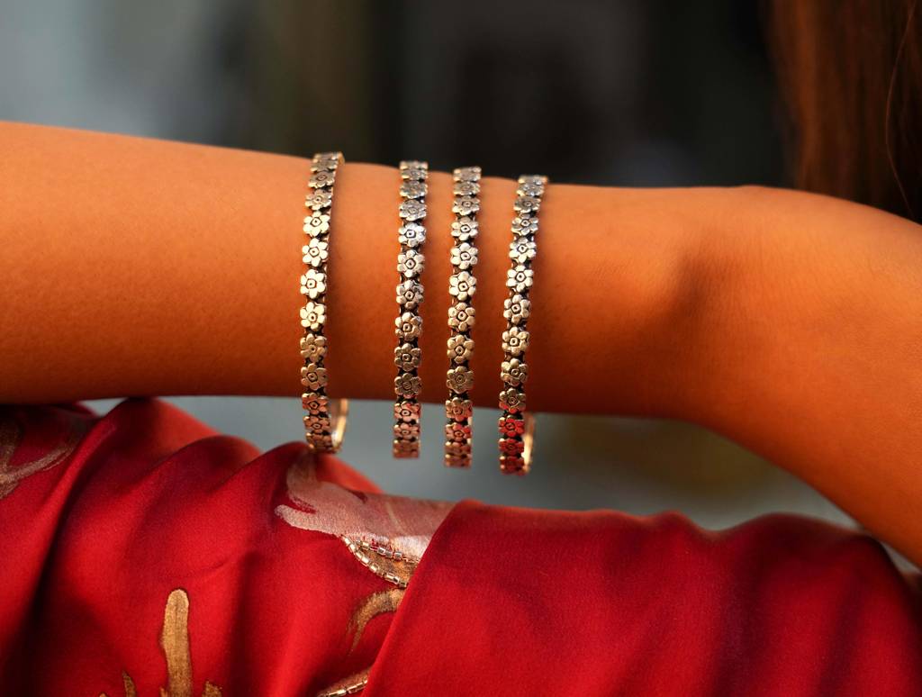 925 Sterling Silver Adya Mini Flower Bangles : SK1017