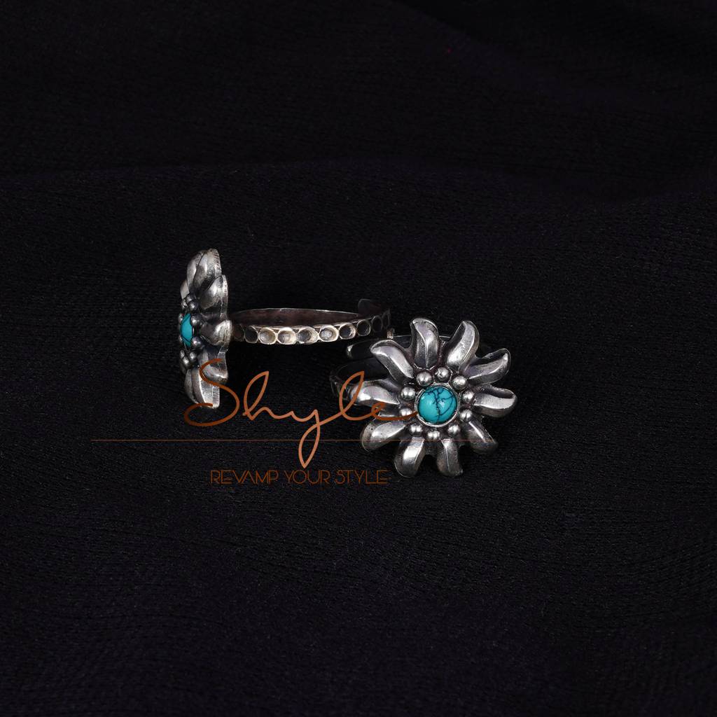 Moh Turquoise Mini Flower Toe Ring : SK291-1
