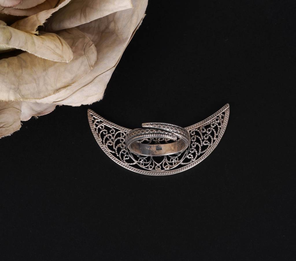 925 Sterling Silver Intricate Crescent Moon Ring : SR1025-1