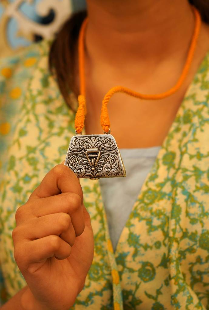 925 Sterling Silver Adya Intricate Chitai Vintage Purse Dori Necklace : SN2030