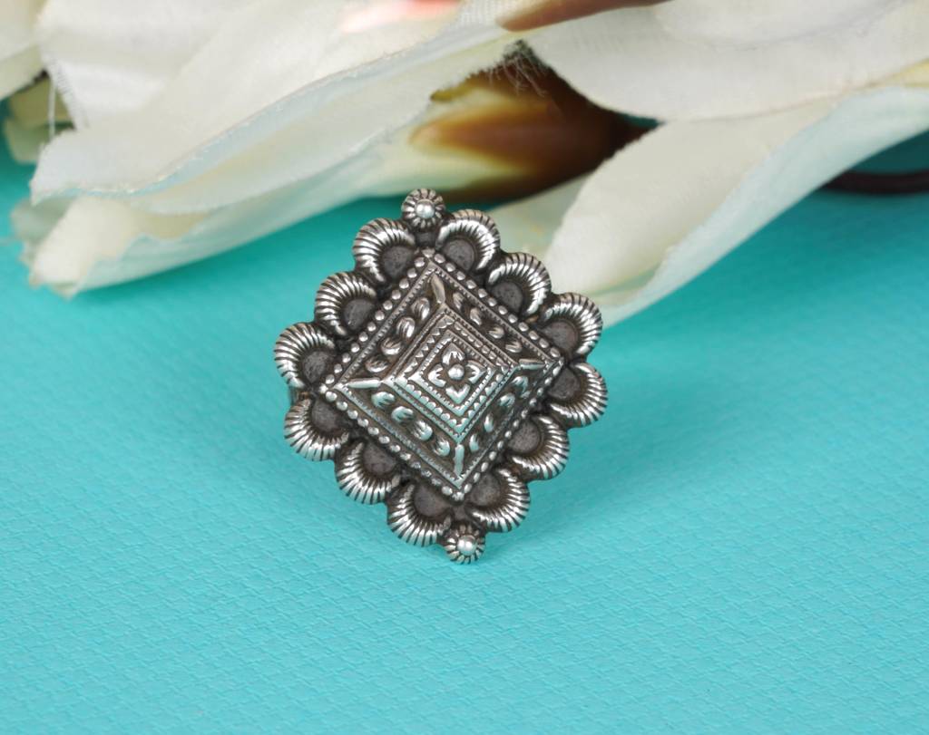 925 Sterling Silver Embossed Motif Intricate Ring : SR1022-1-1