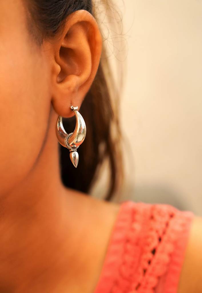 925 Sterling Silver Classic Tribal Inspired Hoops : SE1644