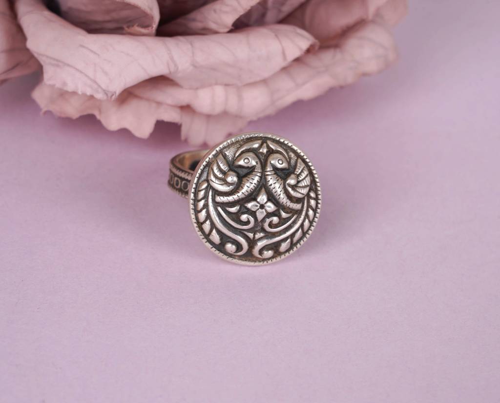 925 Sterling Silver Peacock Motif Embossed Versatile Ring : SR1013-1