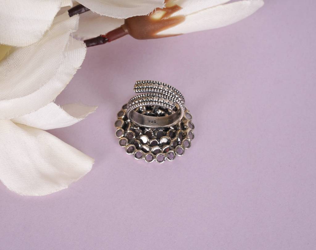 925 Sterling Silver Scintillating Flower Motif Ring : SR1013-1-1