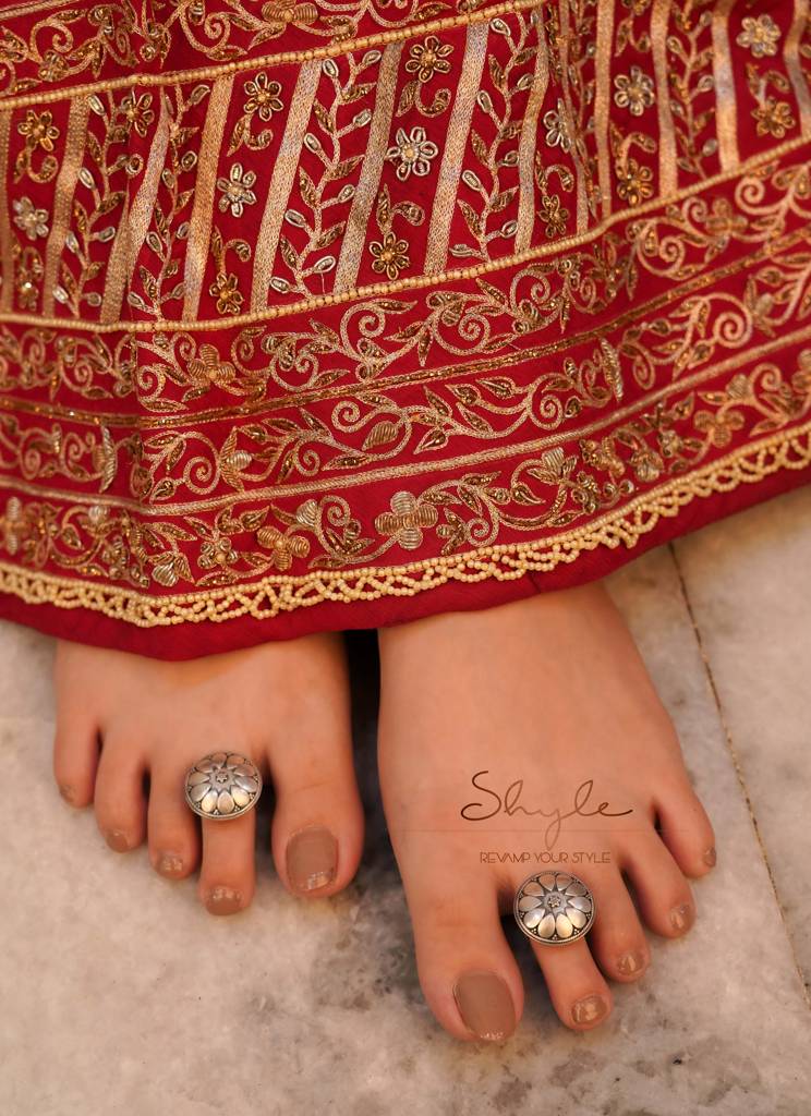 Moh Intricate Petal Toe Ring : SK292