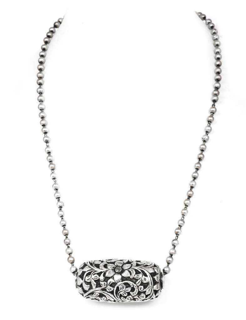 Tattva Chitai Intricate Drum Ball Necklace : SN1134