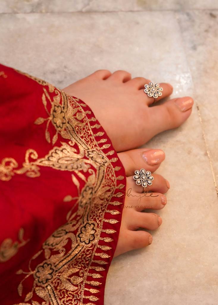Moh Mini Flower Toe Ring : SK256-3-1-1