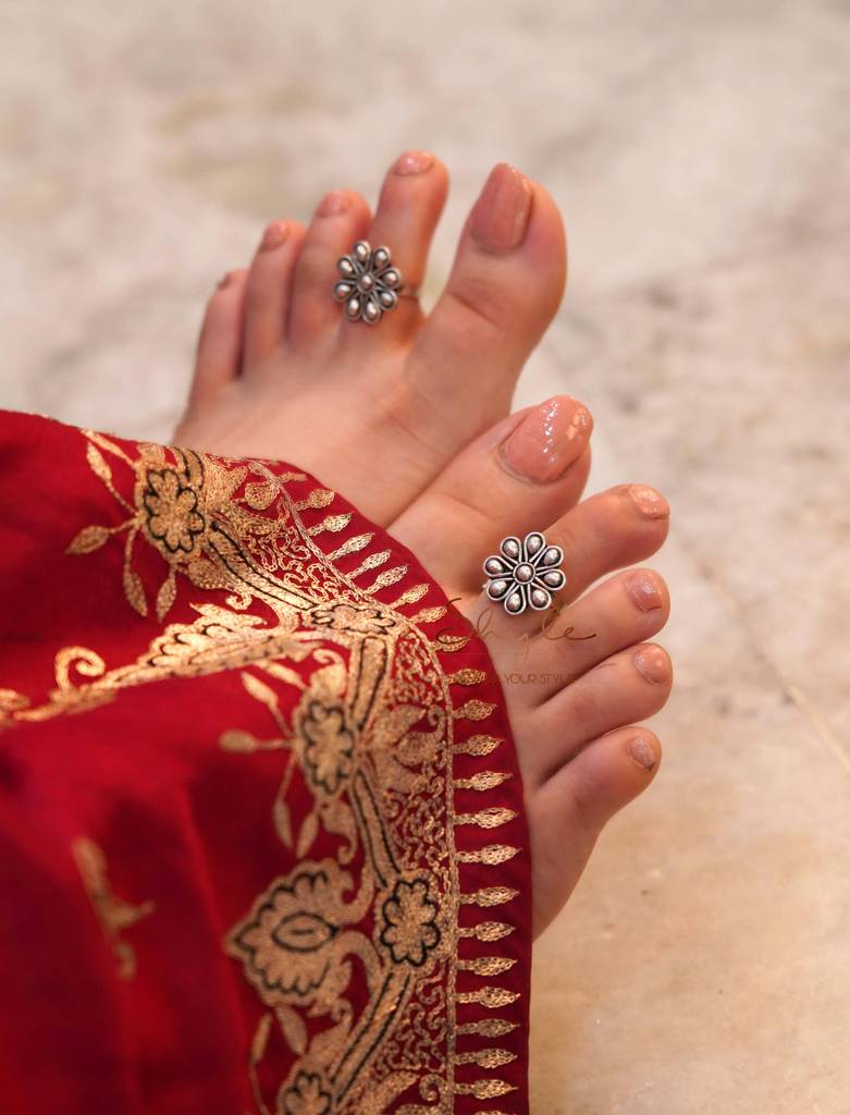 Moh Mini Flower Toe Ring : SK256-3-1-1