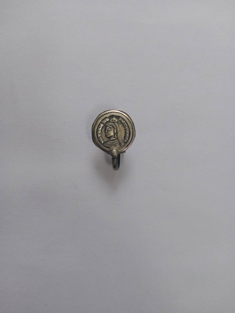 Firoza Silver Queen Victoria Coin Nosepin : SILVERNP1210