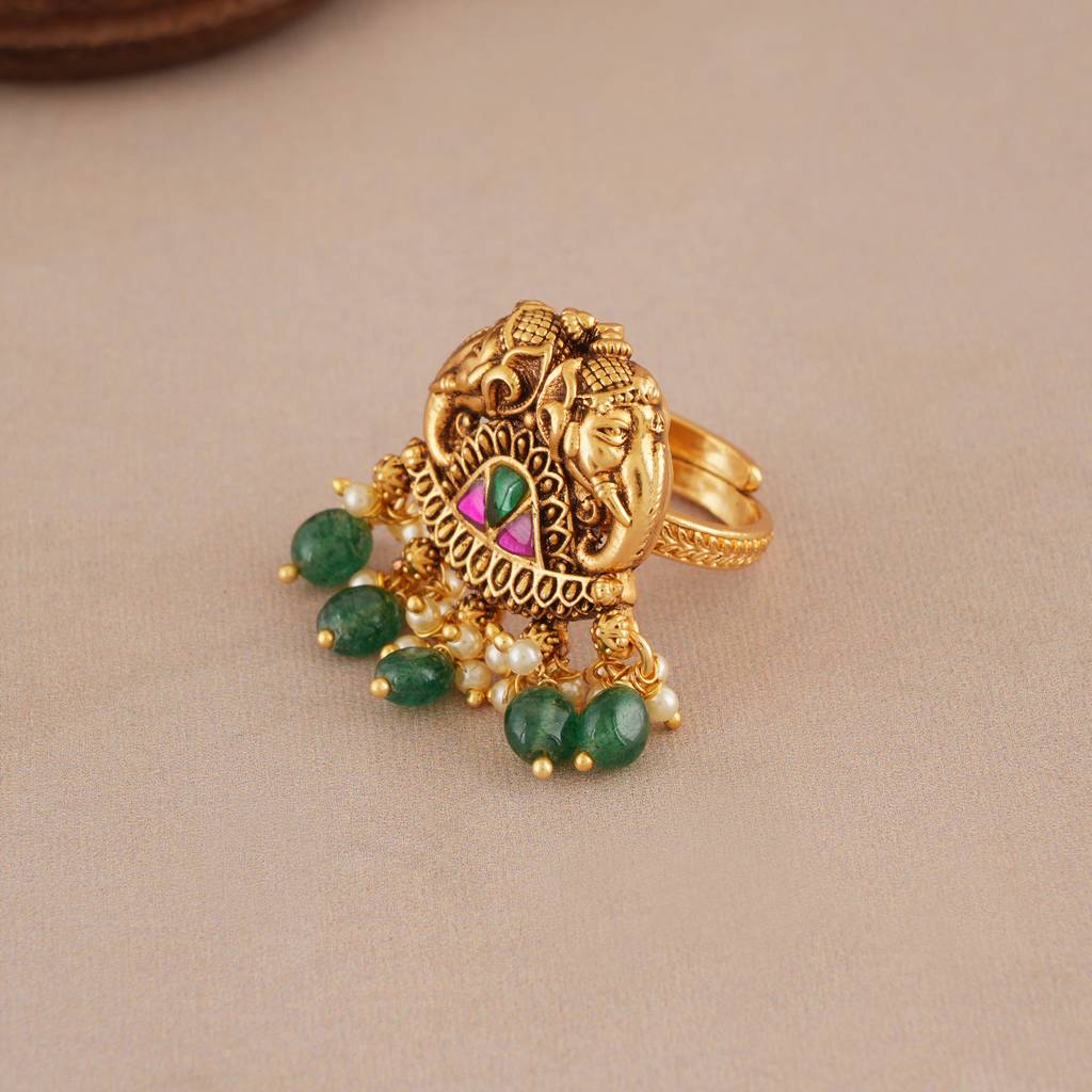 Stunning Emerald Stone Antique Gold Finger Ring : SJ419