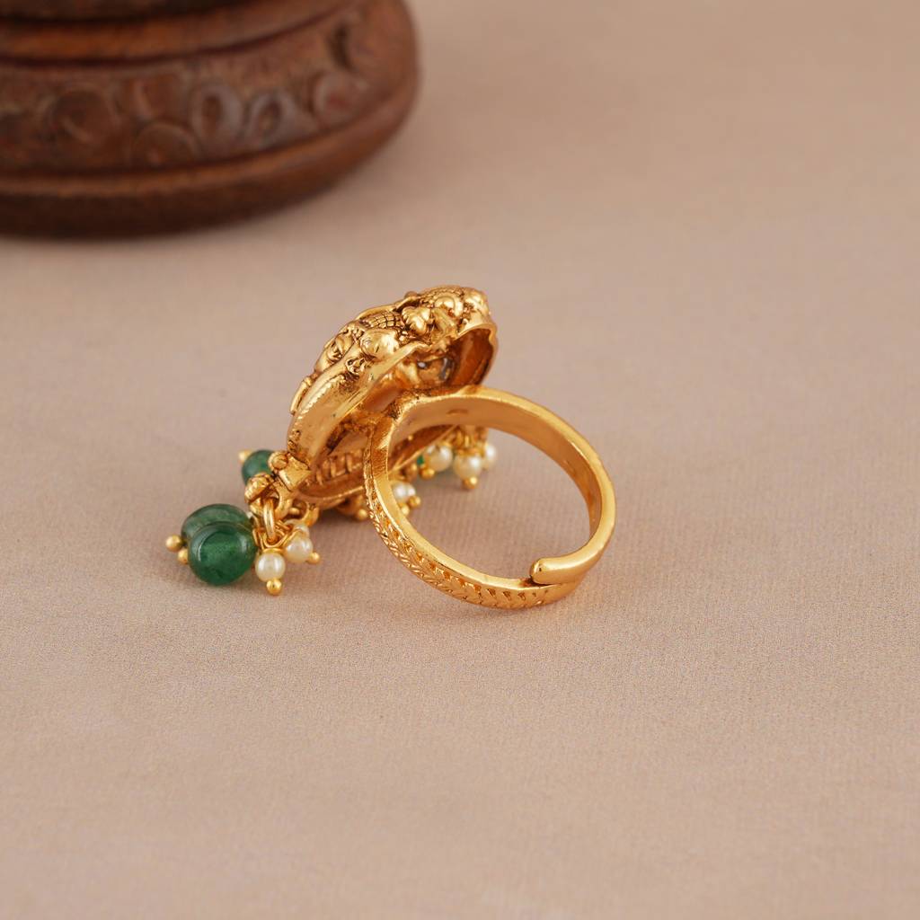 Stunning Emerald Stone Antique Gold Finger Ring : SJ419