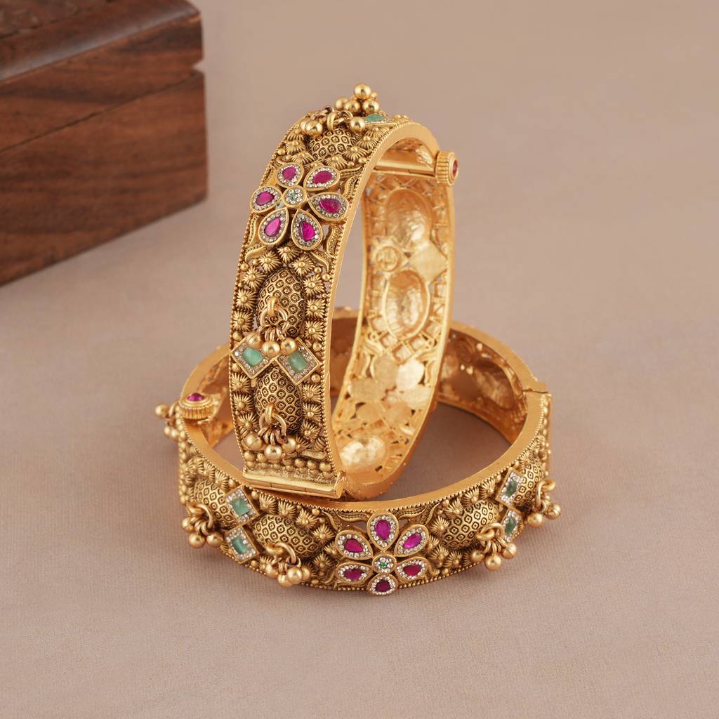 Stunning Antique Gold Stone Openable Bangle Set : SJ424