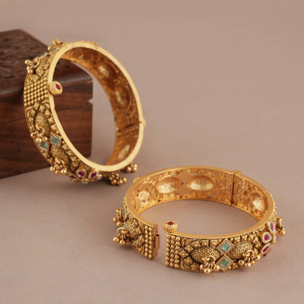 Stunning Antique Gold Stone Openable Bangle Set : SJ424
