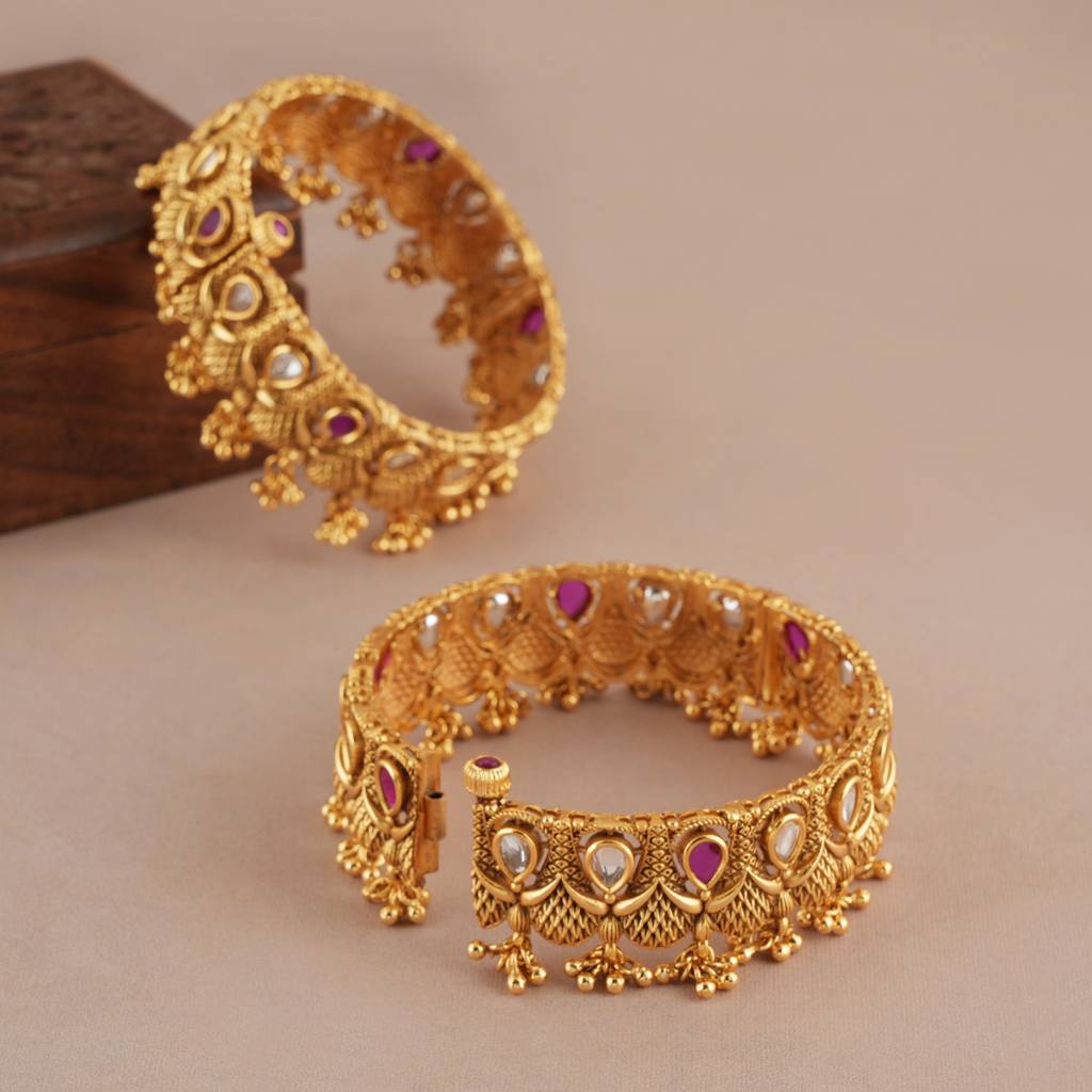 Beautiful Kundan Antique Gold Stone Bangle Set : SJ426