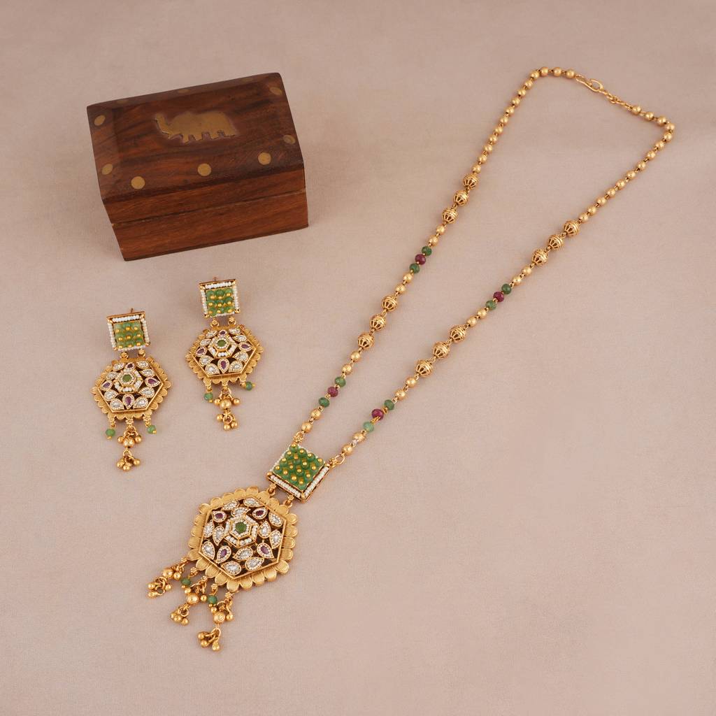 Long Antique Gold Stone Rajwadi Pendant Necklace Set : SJ442