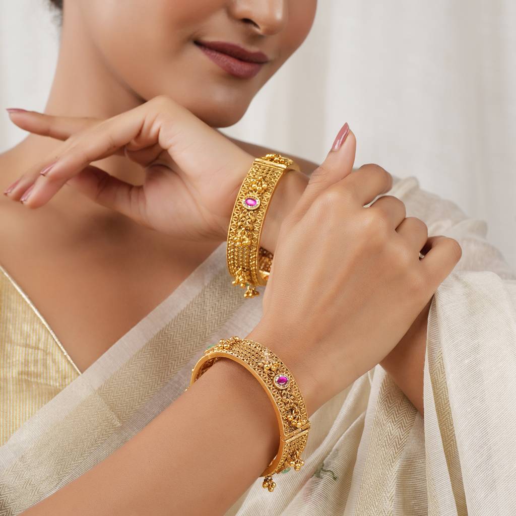 Amazing Antique Gold Stone Broad Openable Bangle Set : SJ449