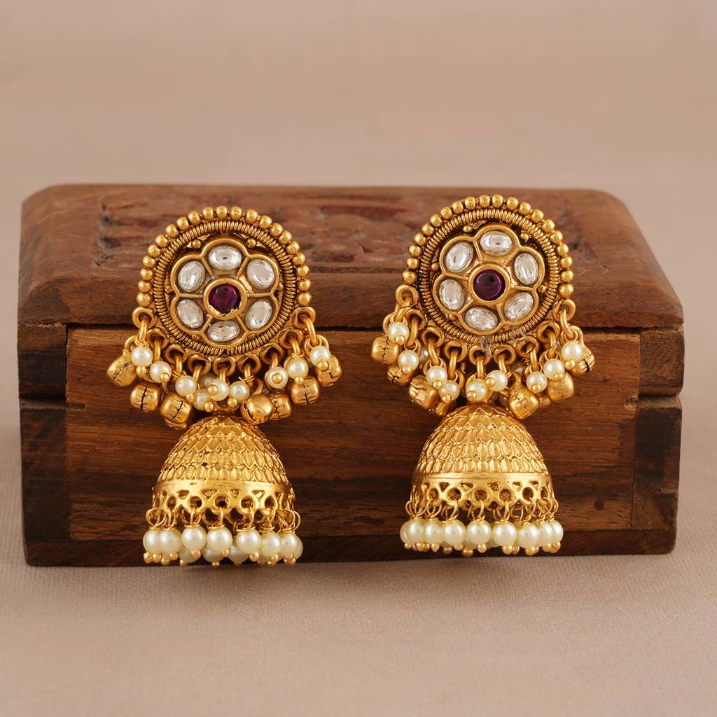 Stunning Traditional Antique Gold Floral Kundan Necklace Set : SJ451