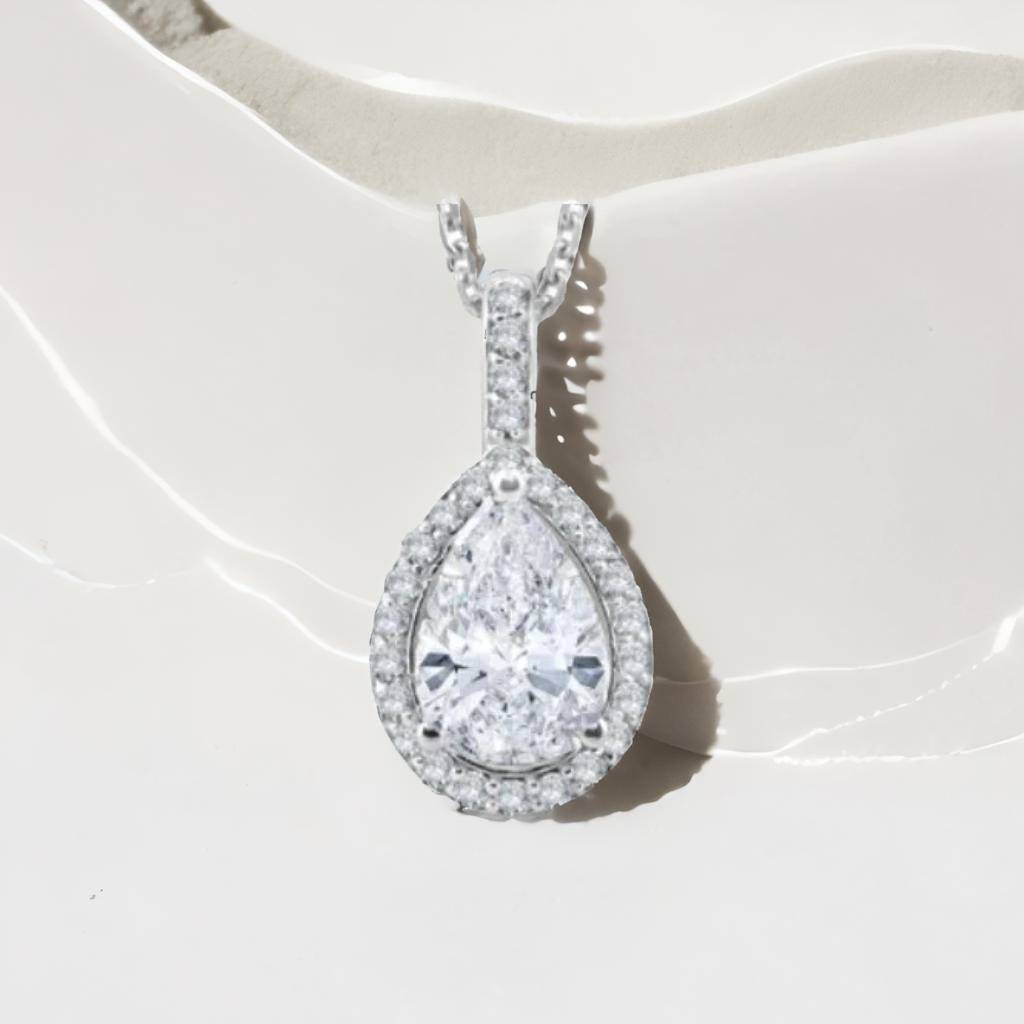 Velvety 1.27Ct Halo Pendant : SJP0004