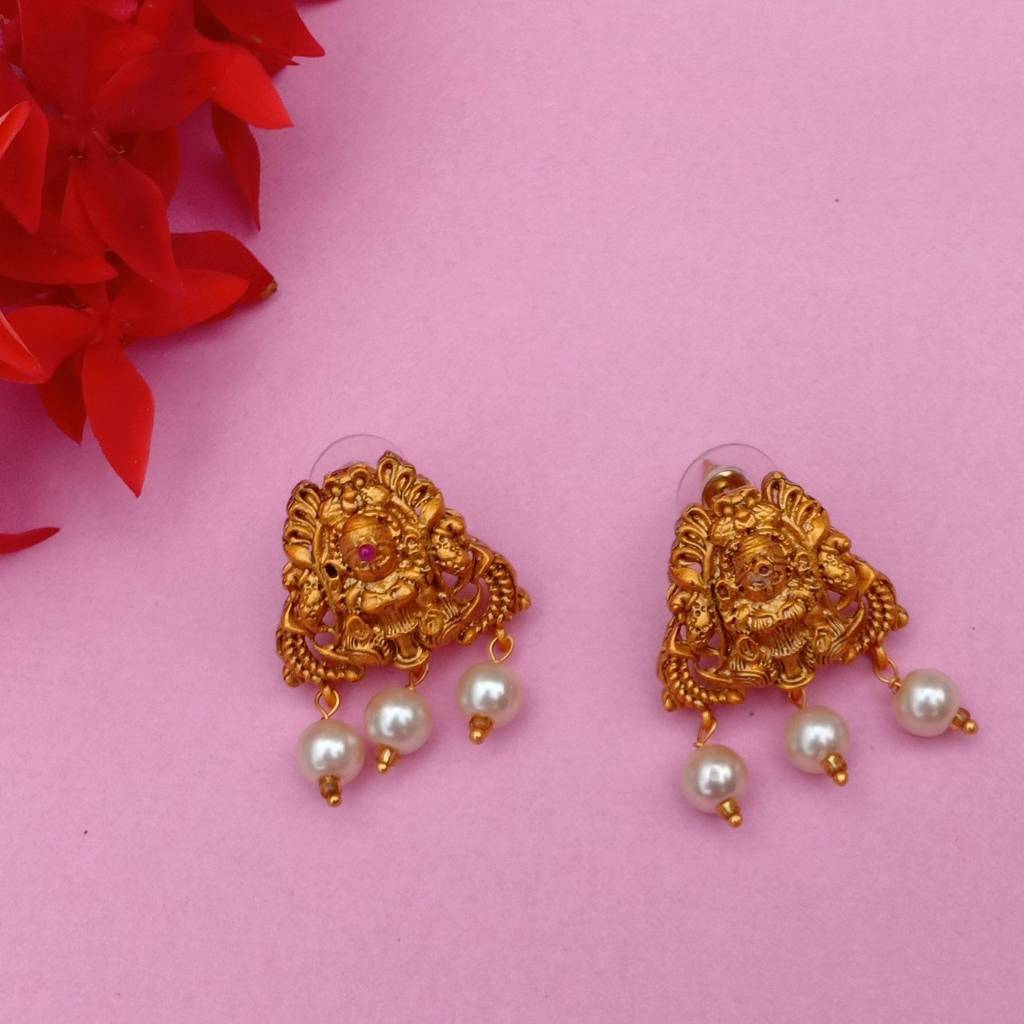 Estele Gold Plated Lakshmi Ji Nakshi Temple Necklace Set With Crystals & Pearls For Women : OS-5143-MEHNKER