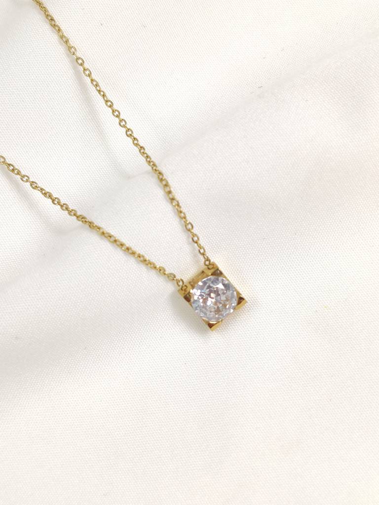 Gold Plated Stainless Steel Suzy Solitaire Necklace : (S)N-SO-1-0