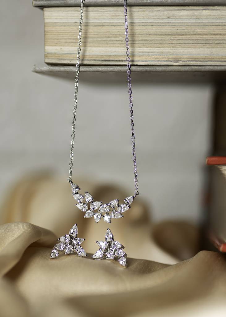 Minimalistic 92.5 Sterling Silver Pendant Earring Set : SN009