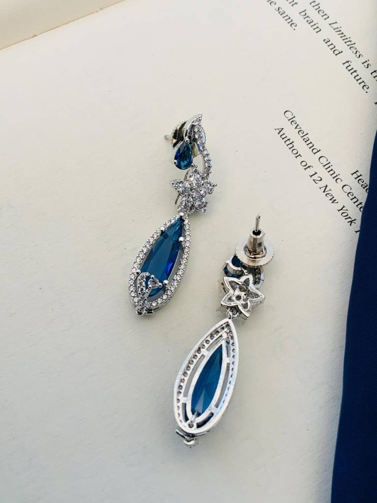Sophisticated Silver Plated American Diamond Necklace-Spaddmnc07Bluer01 : SPADDMNC07BlueR01