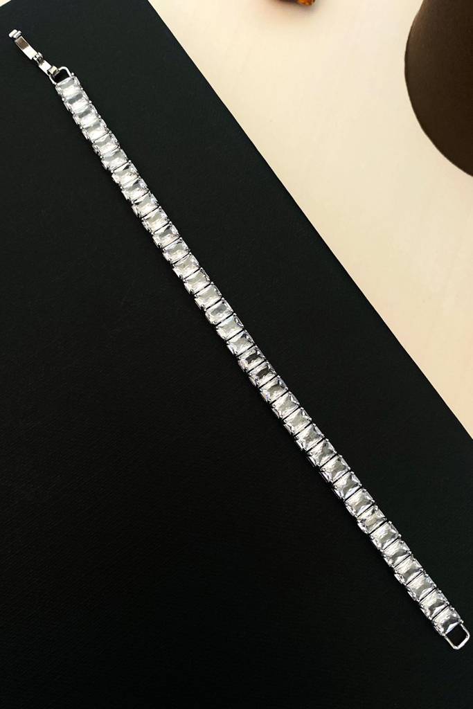 Silver Plated Abstract American Diamond Women Link Hand Bracelet-Spbraceletad01R02 : SPBraceletAD01R02