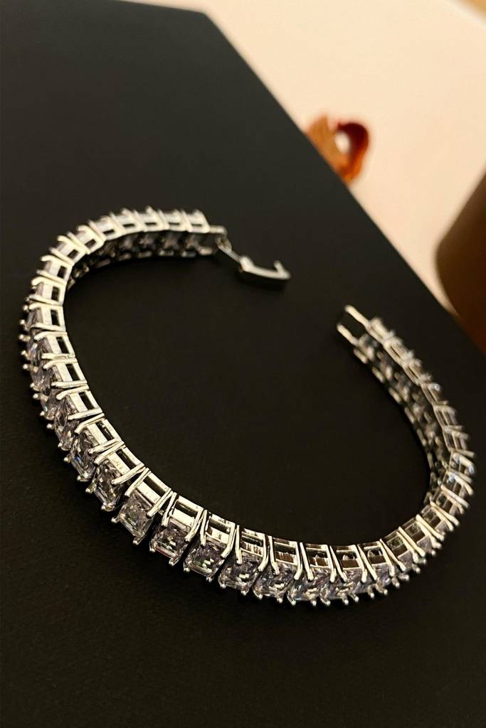Silver Plated Abstract American Diamond Women Link Hand Bracelet-Spbraceletad01R02 : SPBraceletAD01R02