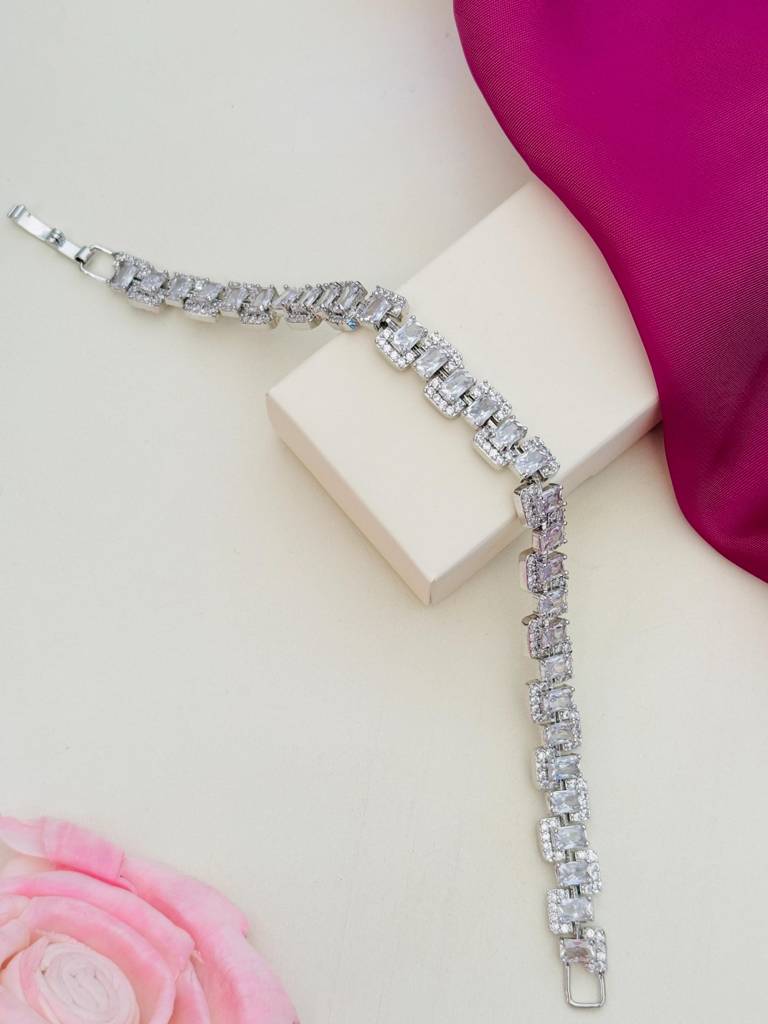 Silver-Plated Abstract American Diamond Women Hand Bracelet-Spcbbr1348R01 : SPCBBR1348R01