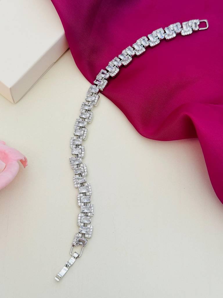Silver-Plated Abstract American Diamond Women Hand Bracelet-Spcbbr1348R01 : SPCBBR1348R01