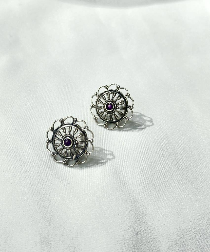 Gulnaar Studs Gulnaar Studs · Eternz