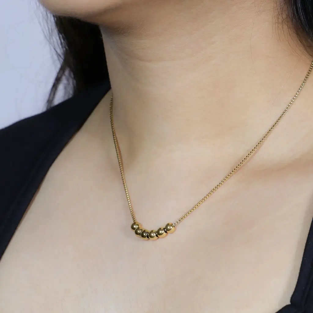 Gold Spheres Necklace : SPG035