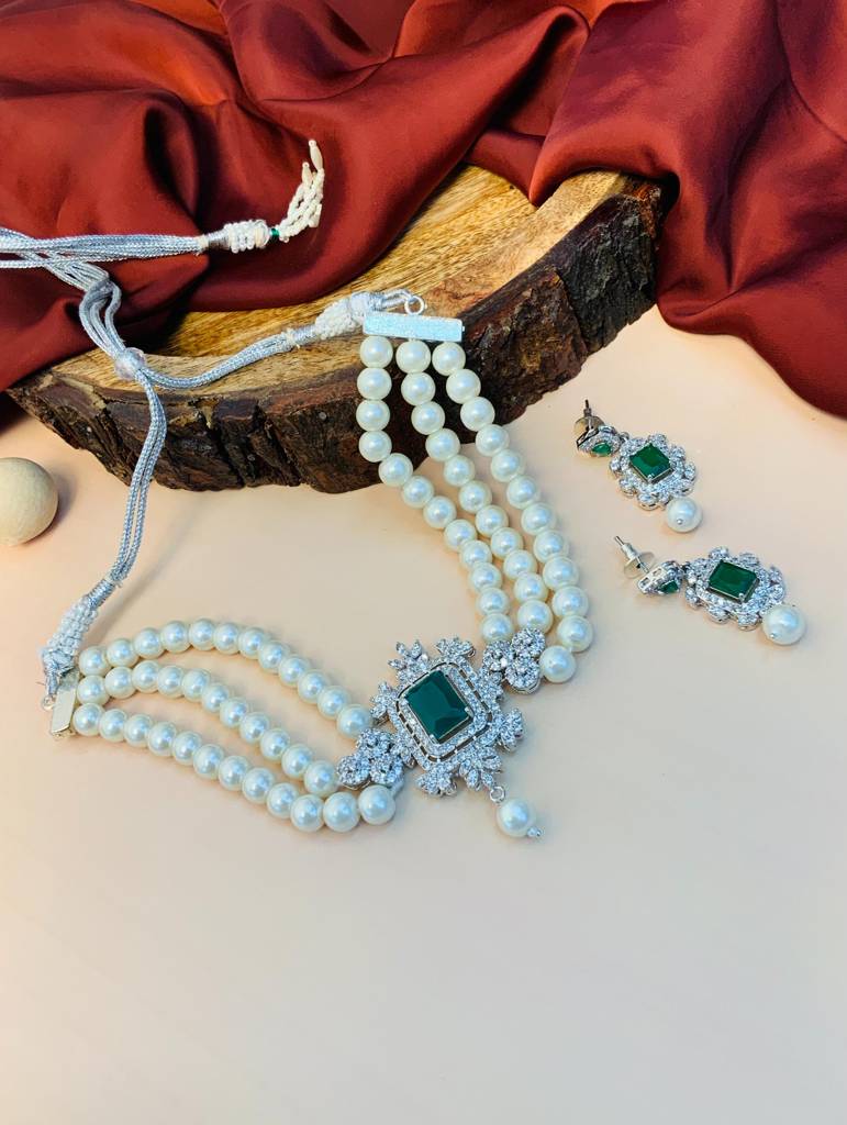 Silver Necklace Set With Radiant American Diamond Sparkle : SPHCNCPearl01