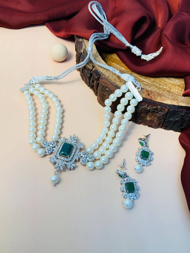 Silver Necklace Set With Radiant American Diamond Sparkle : SPHCNCPearl01