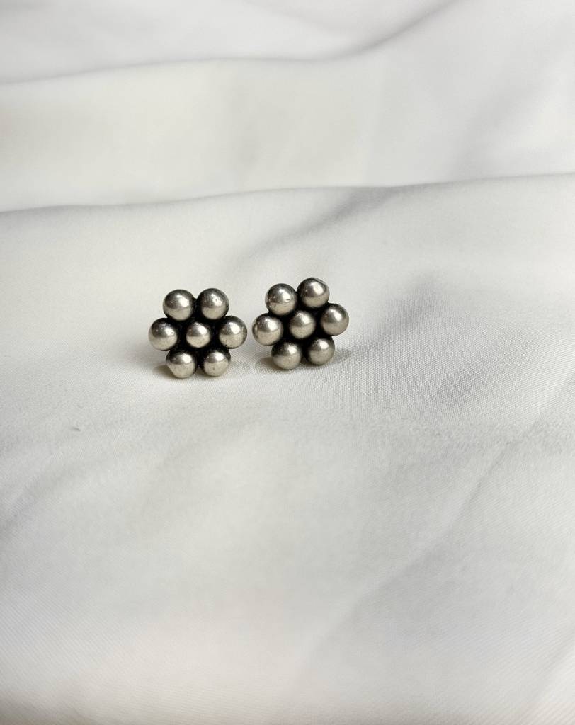 Maharashtrian Kudi Ear-Studs : SPPSEARSTUD02