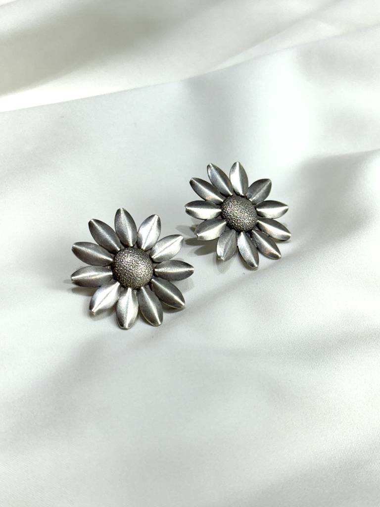 Sunflower Stud Earrings : SPPSEARSTUD03