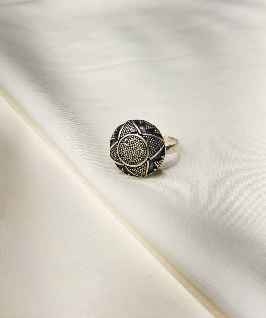 Lotus Orbit Dome Ring : SPPSRING08