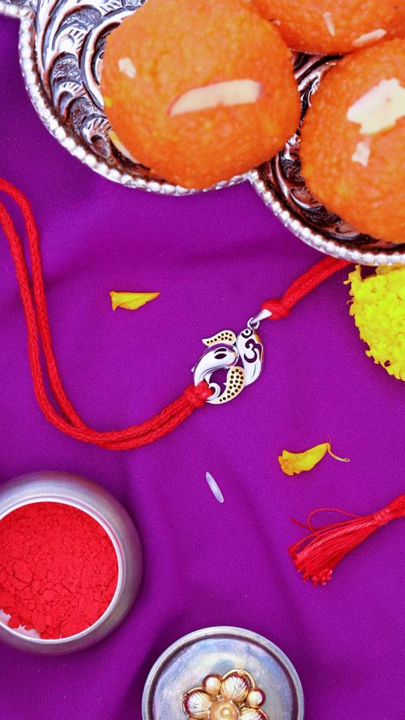 Kuberbox 925 Sterling Silver Gaja-Om Silver Rakhi Pendant : SRA2027_925