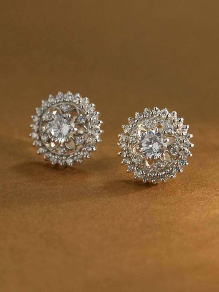 925 Sterling Silver Dazzling Flower Cz Stud Earrings : SRWER142