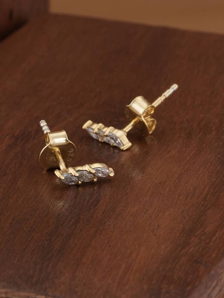 925 Sterling Silver Minimalist Flare Studs : SRWER14