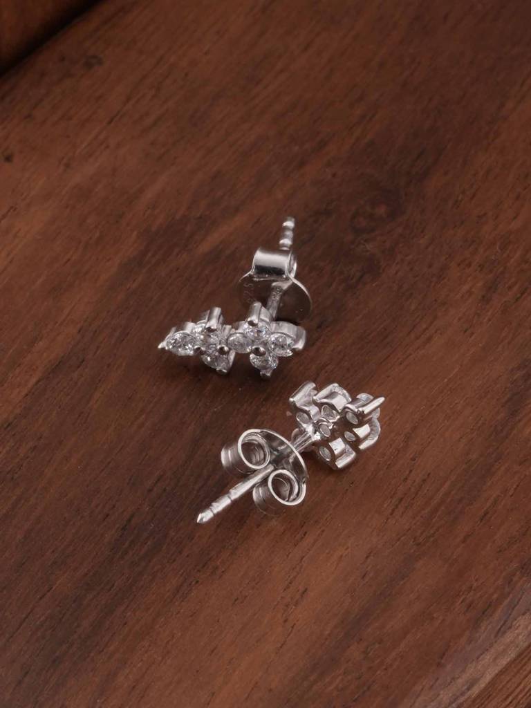 925 Sterling Silver Ice Flower Crystal Studs : SRWER20